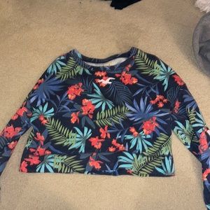 Tropical color cropped crew neck size M from Hollister